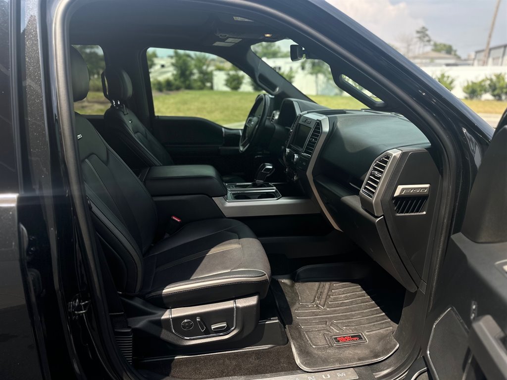 2015 Ford F150 Platinum photo