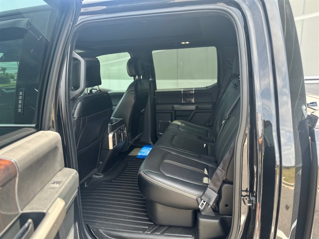 2015 Ford F150 Platinum photo