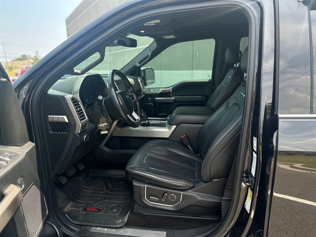 2015 Ford F150 Platinum photo