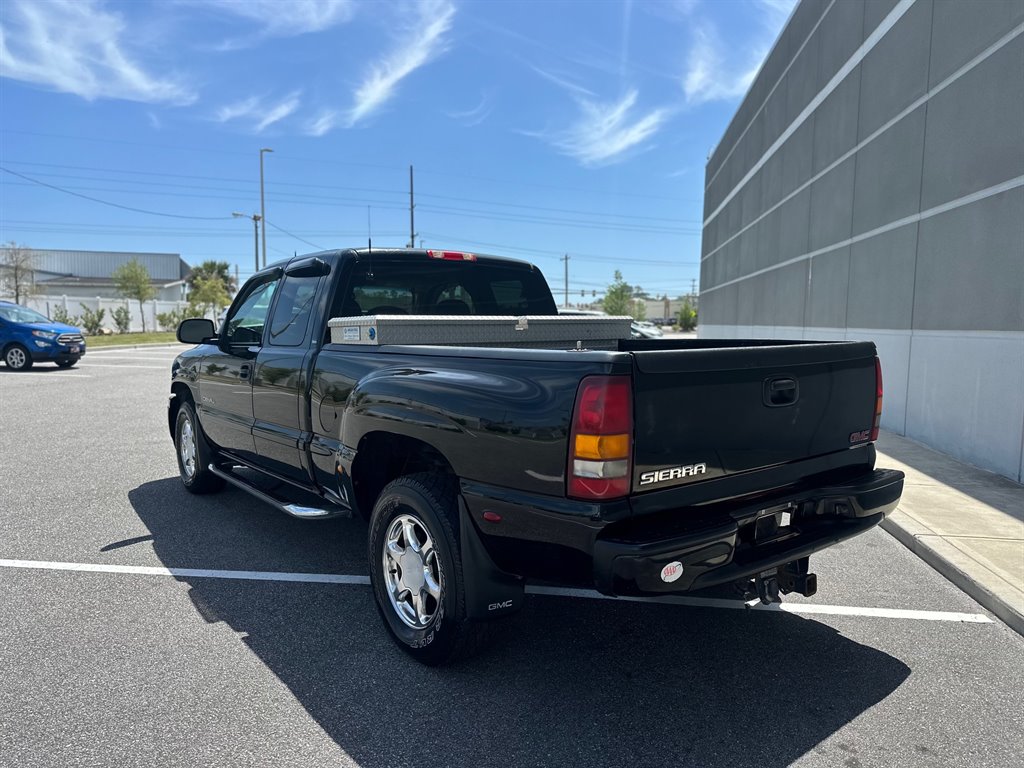2002 GMC Sierra 1500 Denali photo