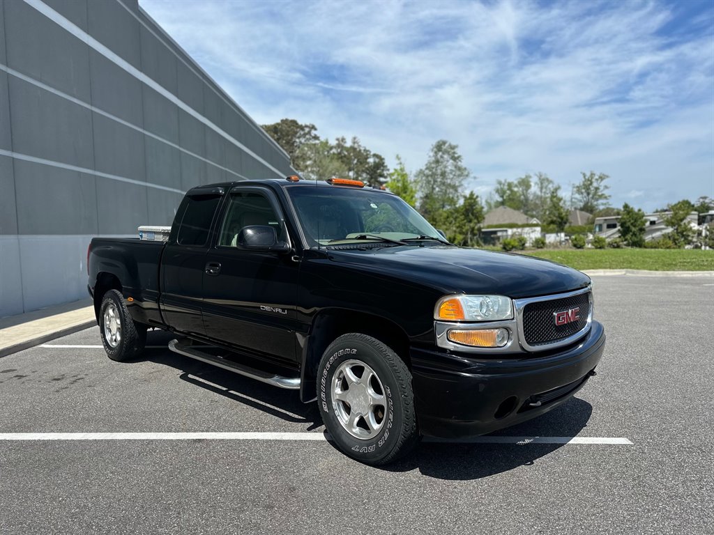 2002 GMC Sierra 1500 Denali photo