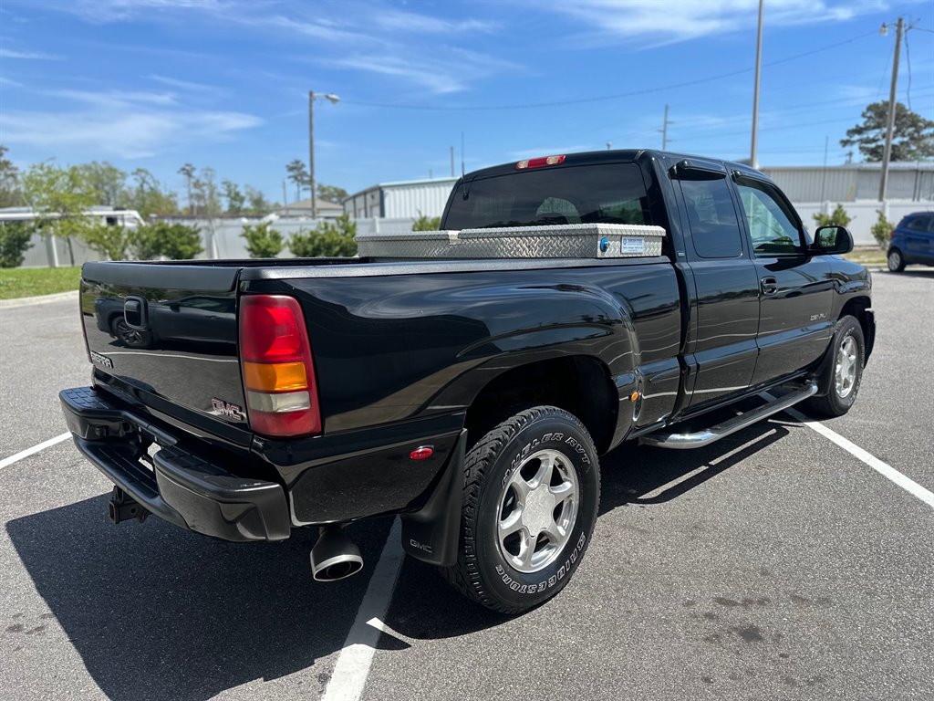 2002 GMC Sierra 1500 Denali photo