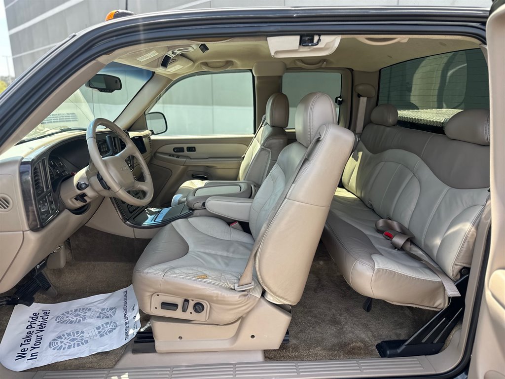 2002 GMC Sierra 1500 Denali photo