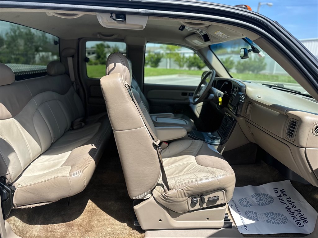2002 GMC Sierra 1500 Denali photo