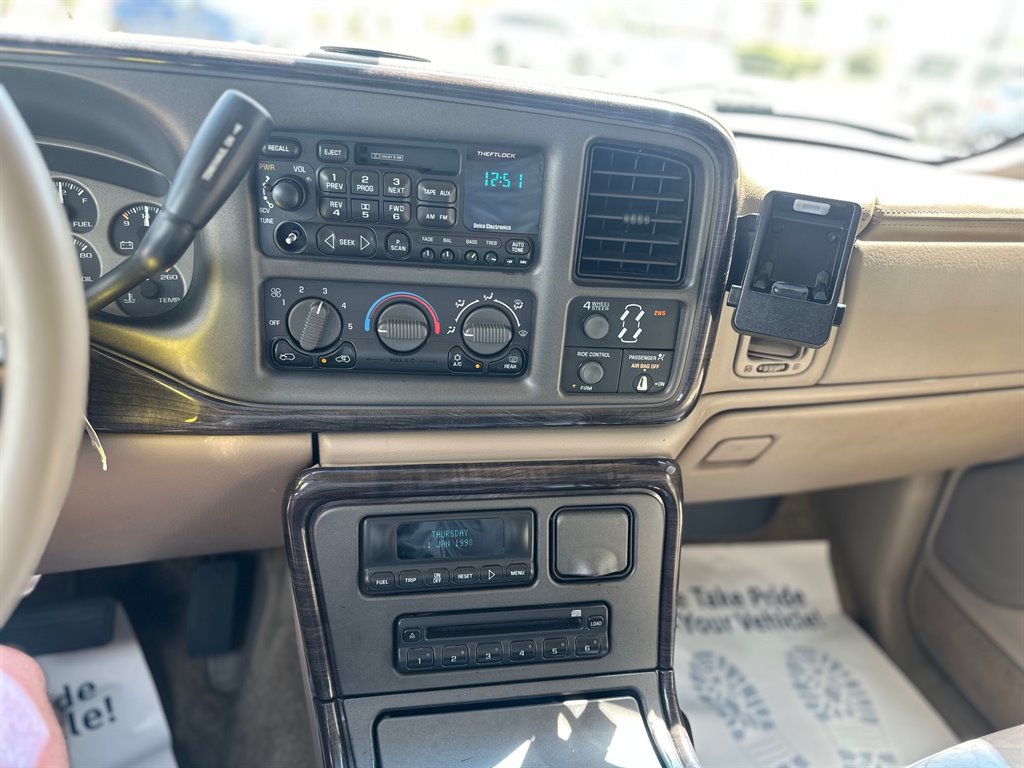 2002 GMC Sierra 1500 Denali photo