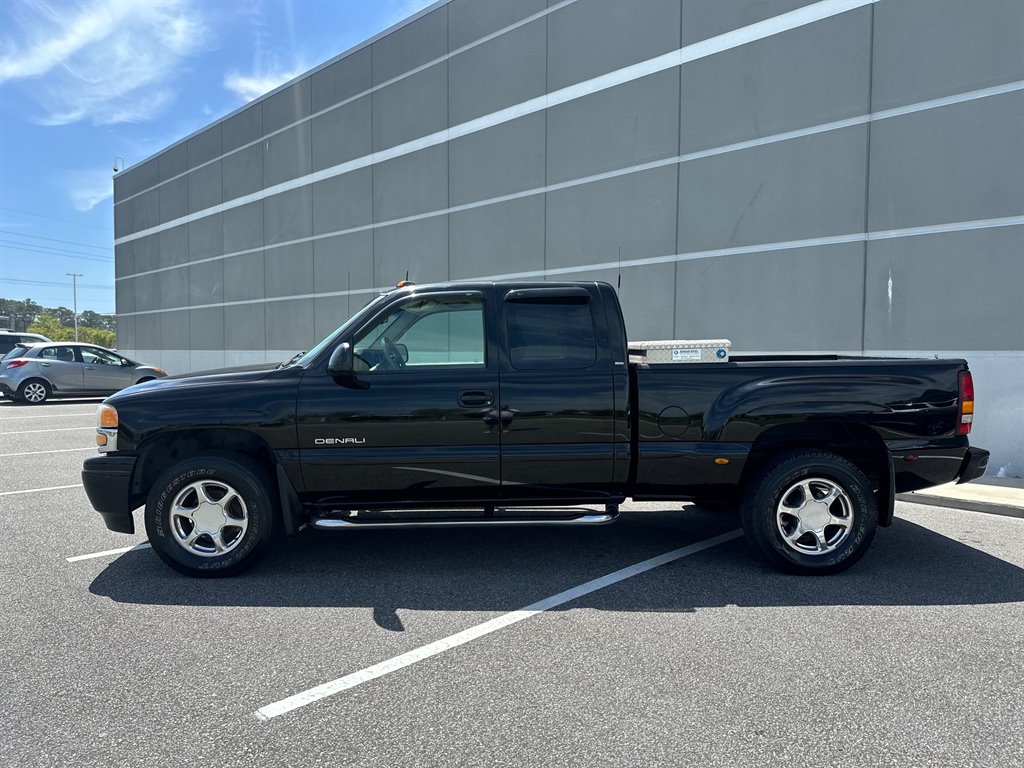 2002 GMC Sierra 1500 Denali photo