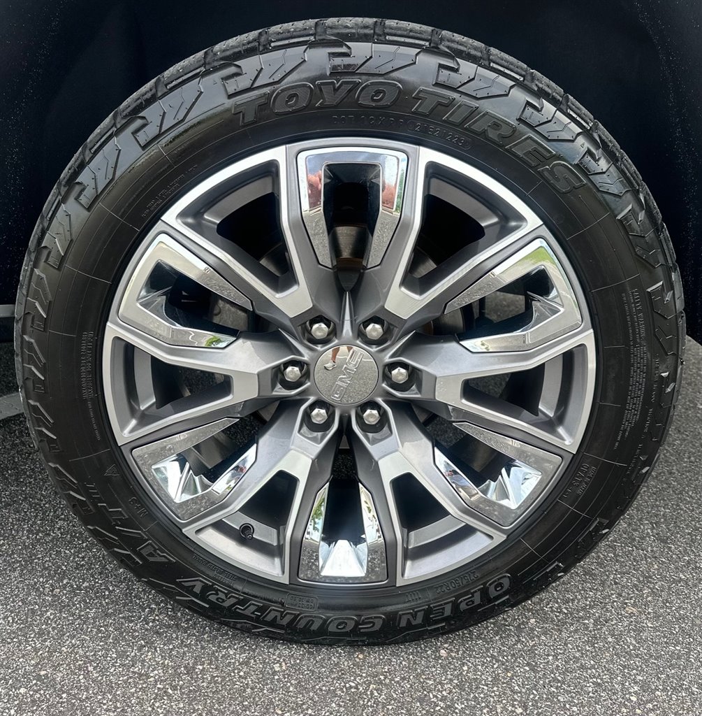 2019 GMC Yukon XL 1500 SLT photo