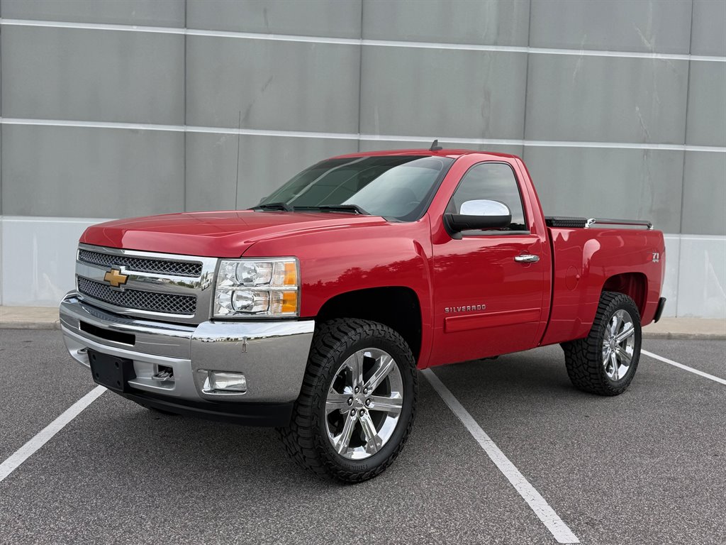 2013 Chevrolet Silverado - $21,900