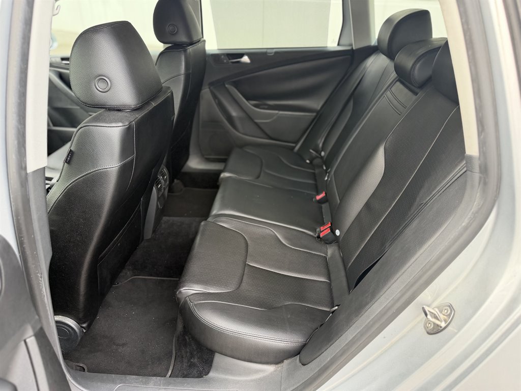 2008 Volkswagen Passat - $6,900