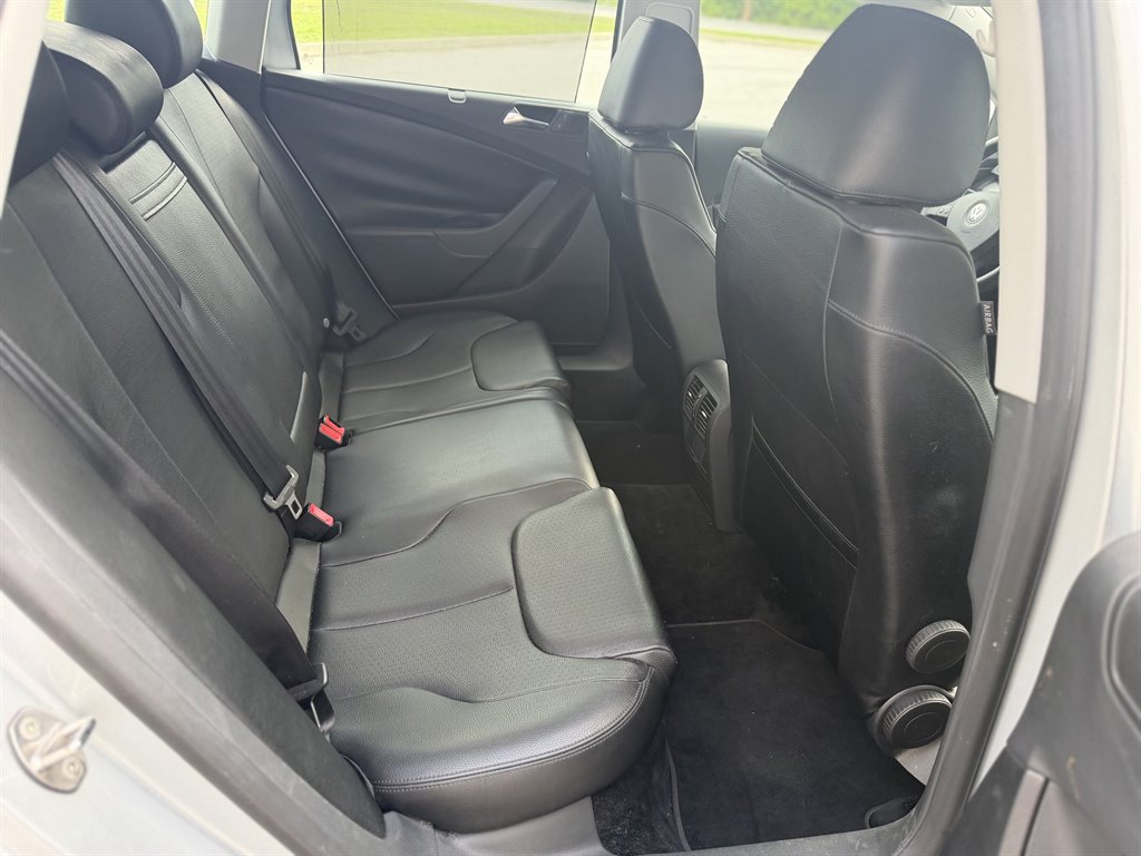 2008 Volkswagen Passat - $6,900