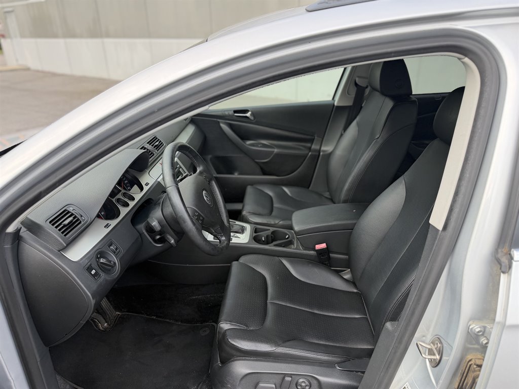 2008 Volkswagen Passat - $6,900