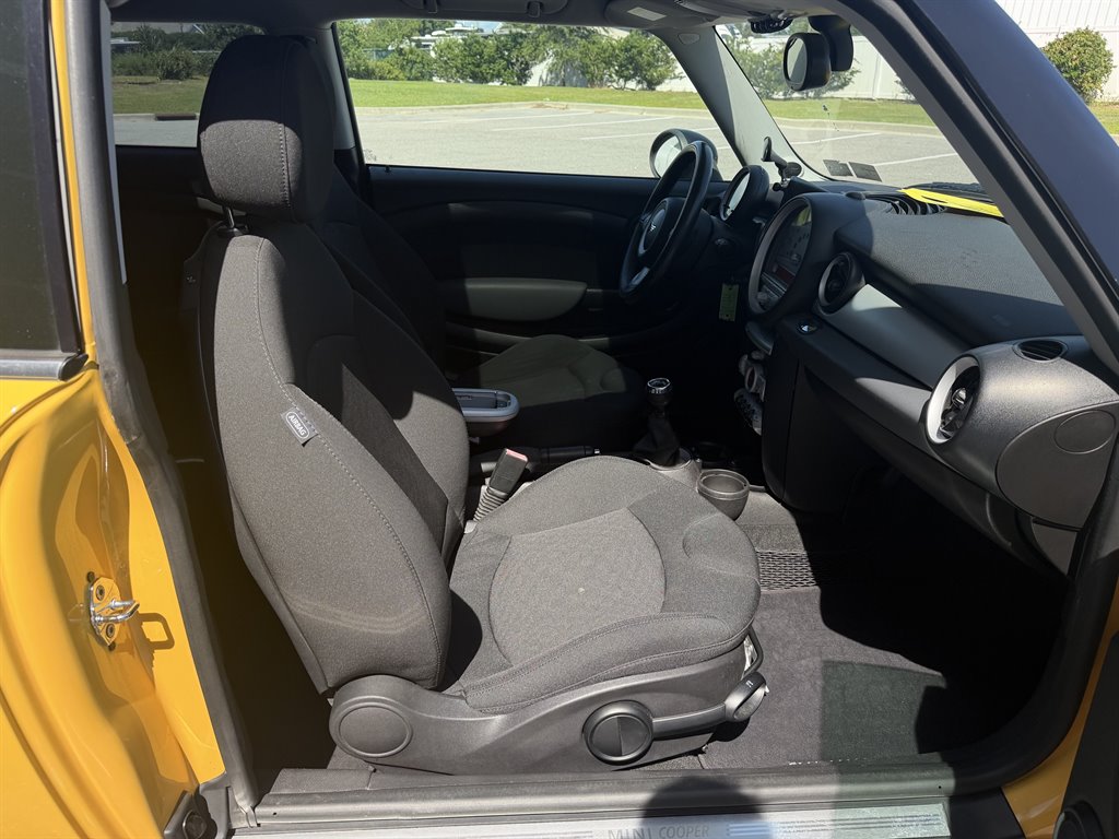 2009 MINI Clubman - $6,900