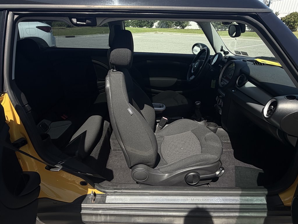 2009 MINI Clubman - $6,900