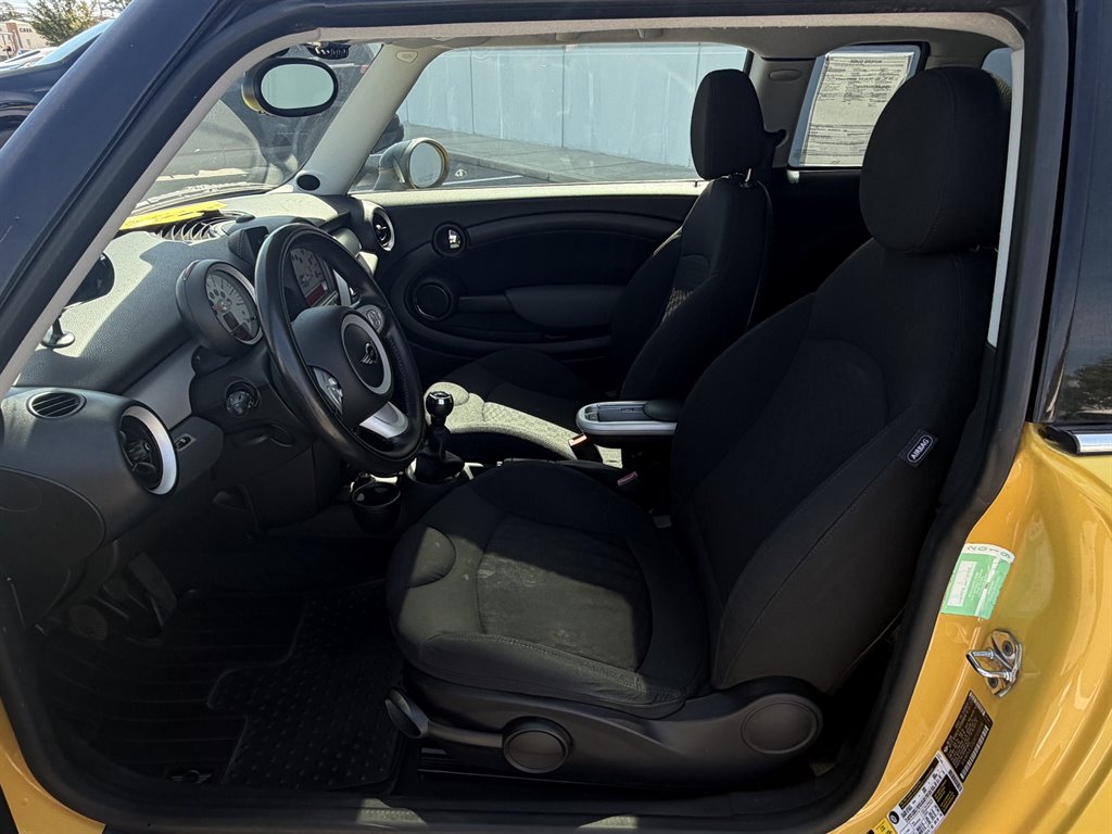 2009 MINI Clubman - $6,900