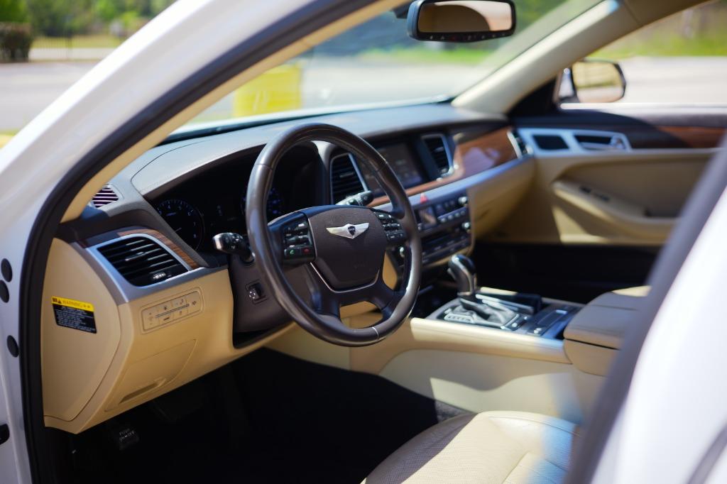 2016 Hyundai Genesis 3.8l V6 photo