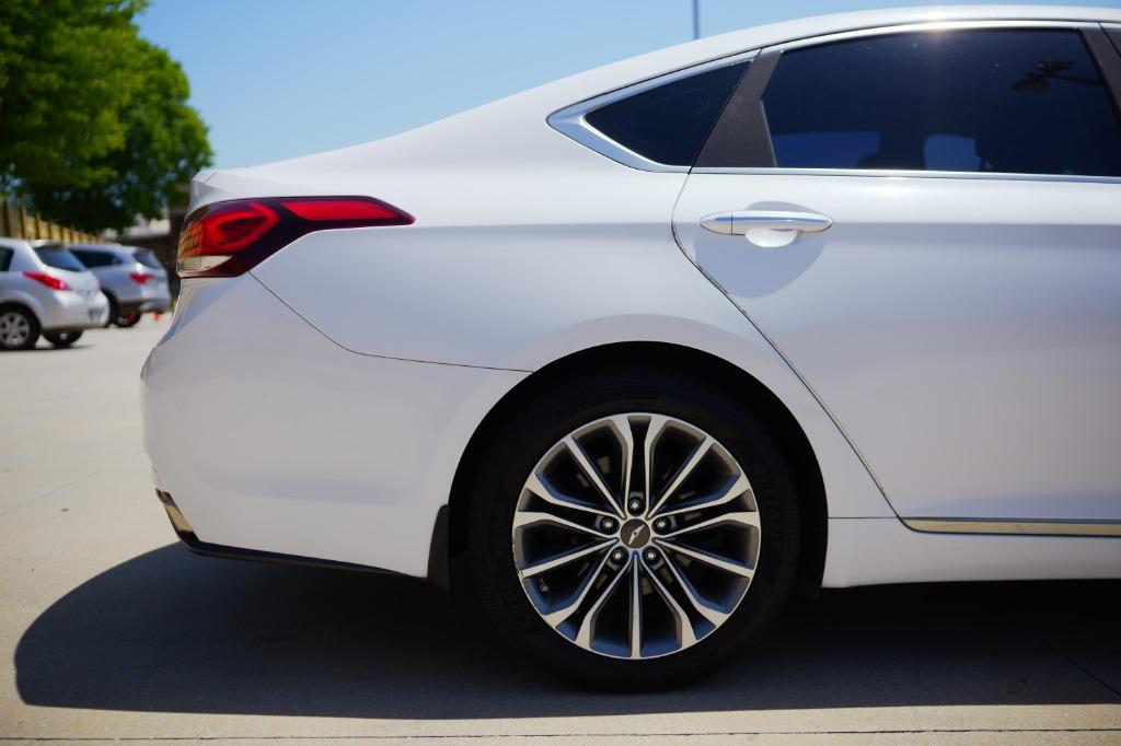 2016 Hyundai Genesis 3.8l V6 photo