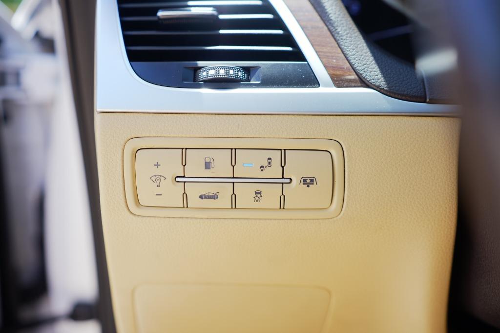 2016 Hyundai Genesis 3.8l V6 photo