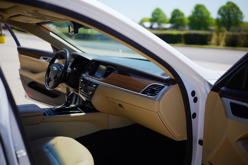 2016 Hyundai Genesis 3.8l V6 photo