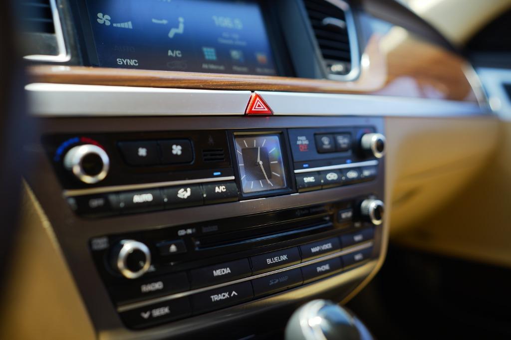 2016 Hyundai Genesis 3.8l V6 photo