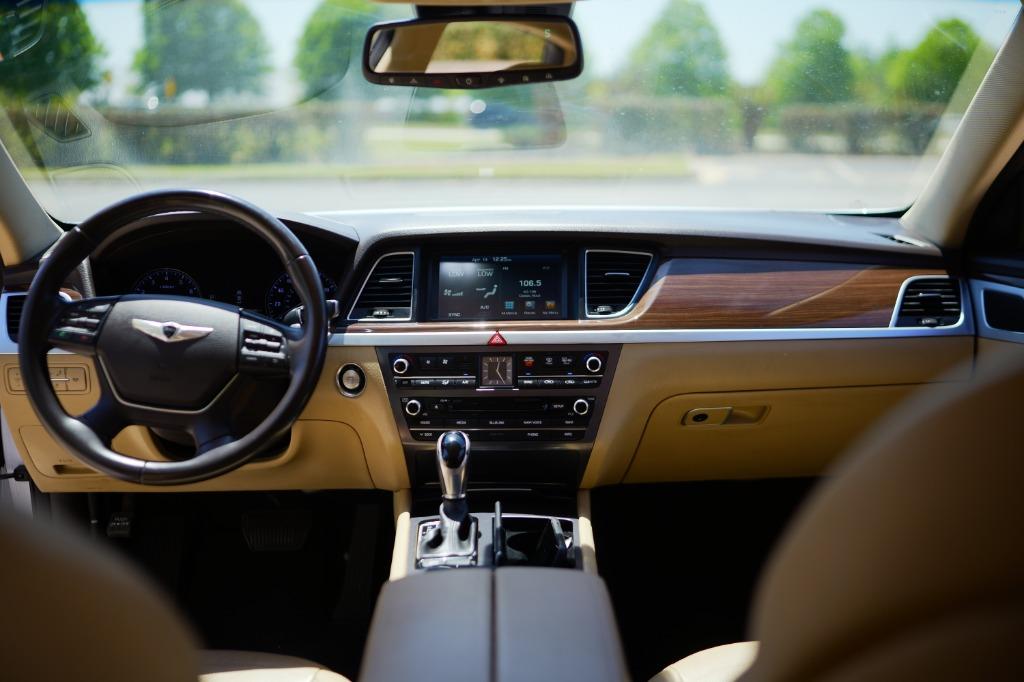 2016 Hyundai Genesis 3.8l V6 photo