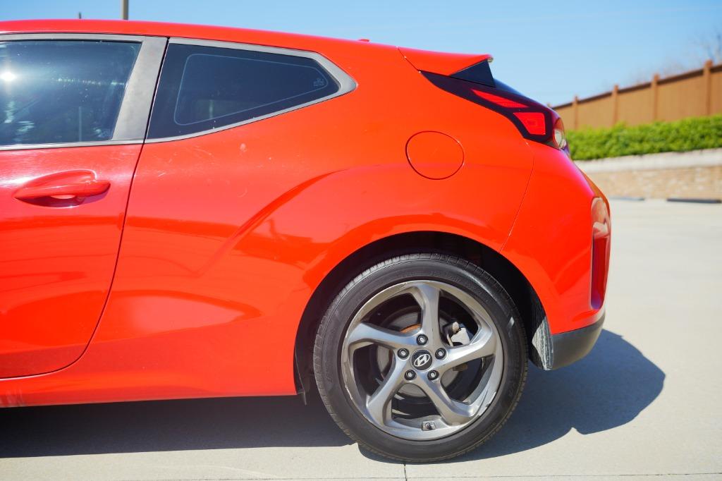 2019 Hyundai Veloster photo