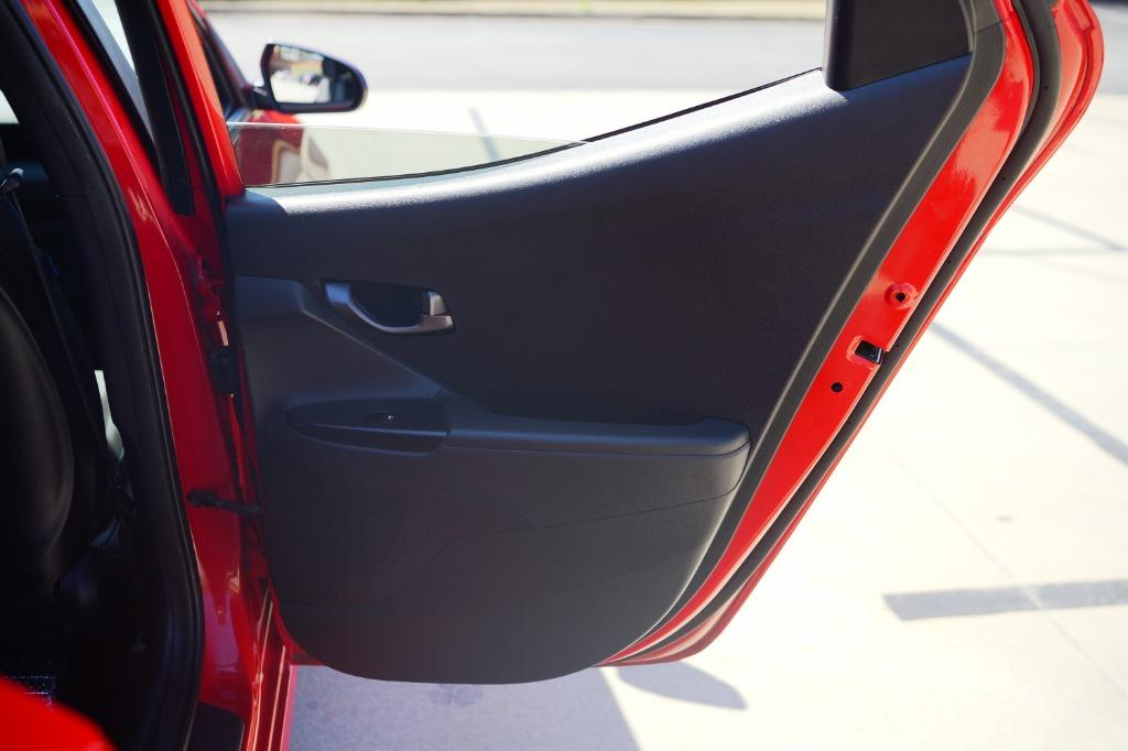 2019 Hyundai Veloster photo