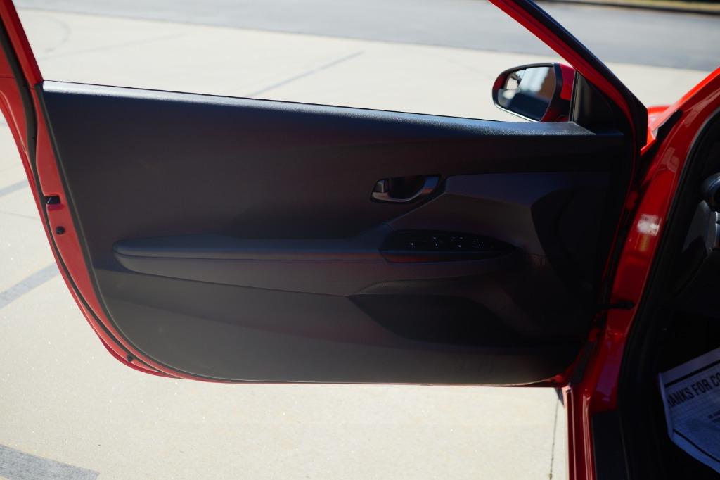 2019 Hyundai Veloster photo