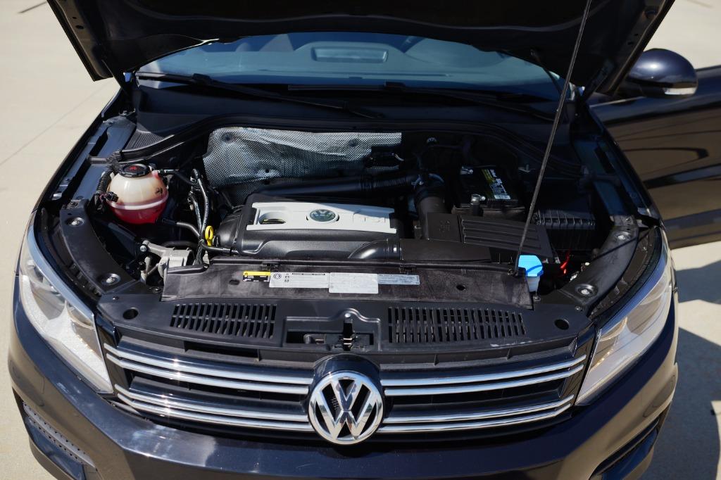 2017 Volkswagen Tiguan S photo