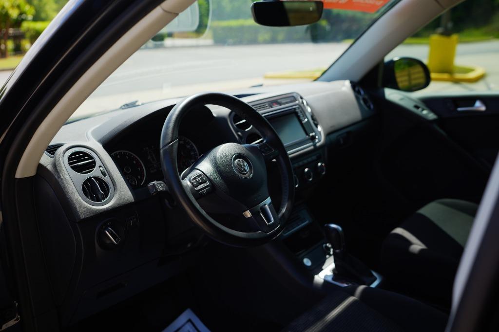 2017 Volkswagen Tiguan S photo