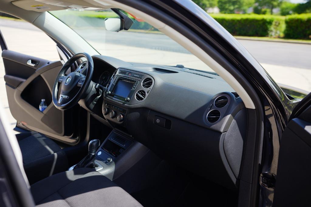 2017 Volkswagen Tiguan S photo