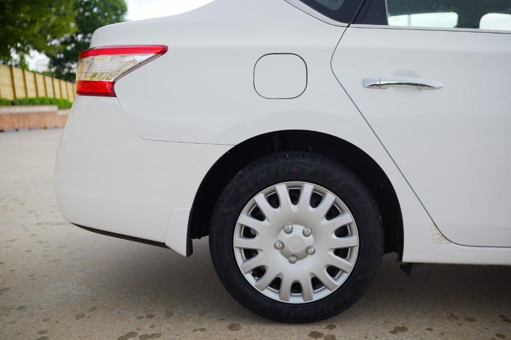 2015 Nissan Sentra S photo
