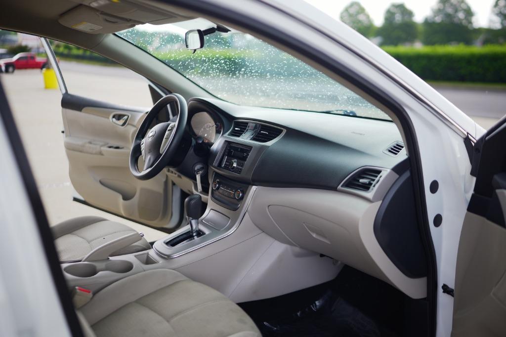 2015 Nissan Sentra S photo
