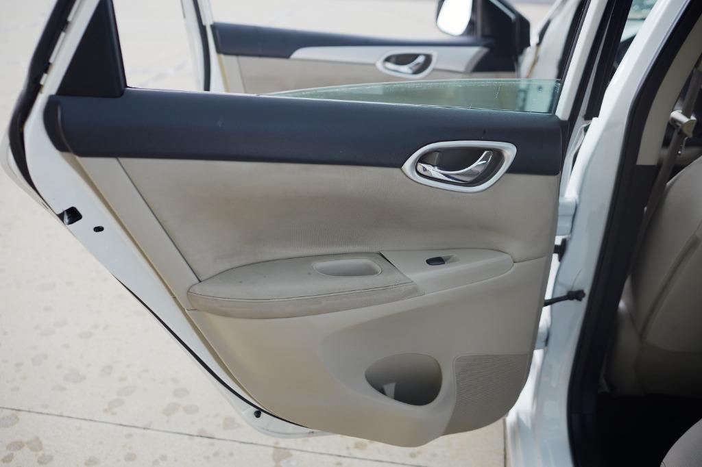 2015 Nissan Sentra S photo