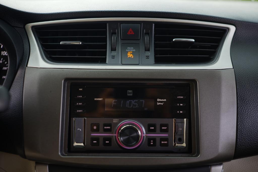 2015 Nissan Sentra S photo