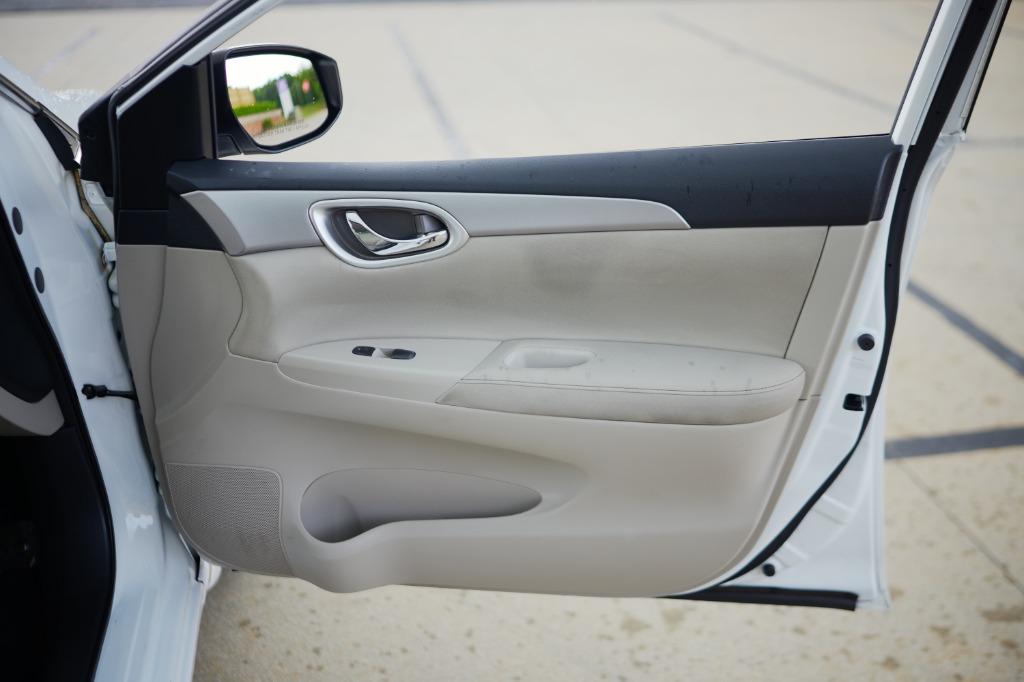 2015 Nissan Sentra S photo