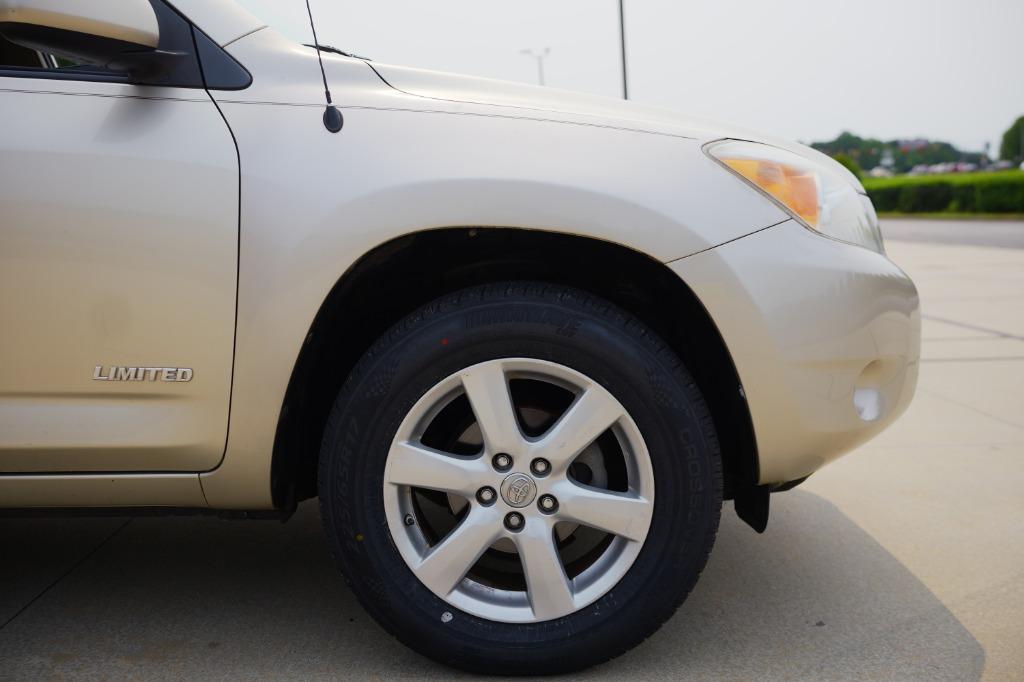2008 Toyota RAV4 Limited photo