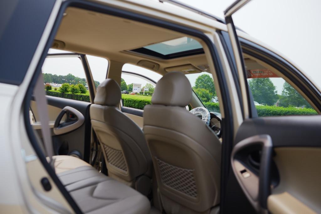 2008 Toyota RAV4 Limited photo
