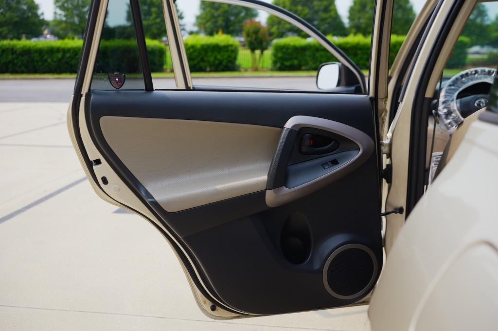 2008 Toyota RAV4 Limited photo