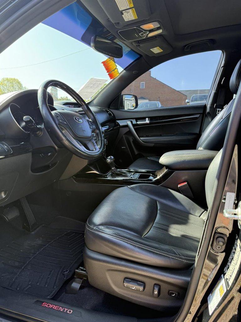 2014 Kia Sorento SX photo