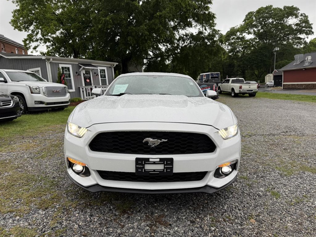 2016 Ford Mustang ECO Premium photo