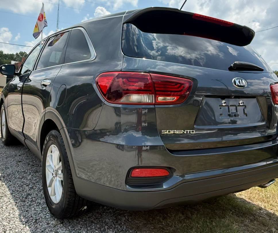 2020 Kia Sorento - $11,495