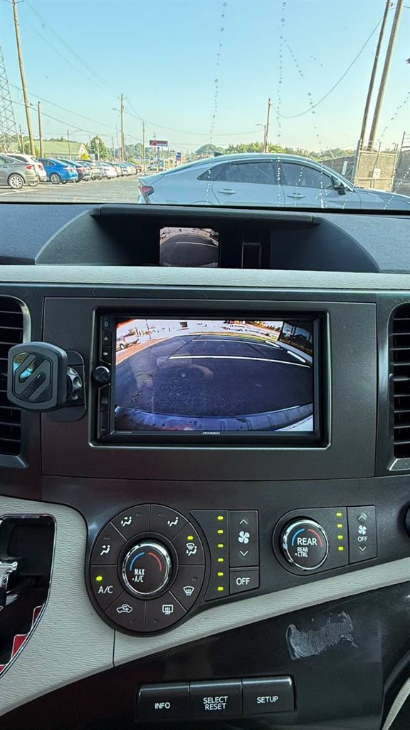 2011 Toyota Sienna