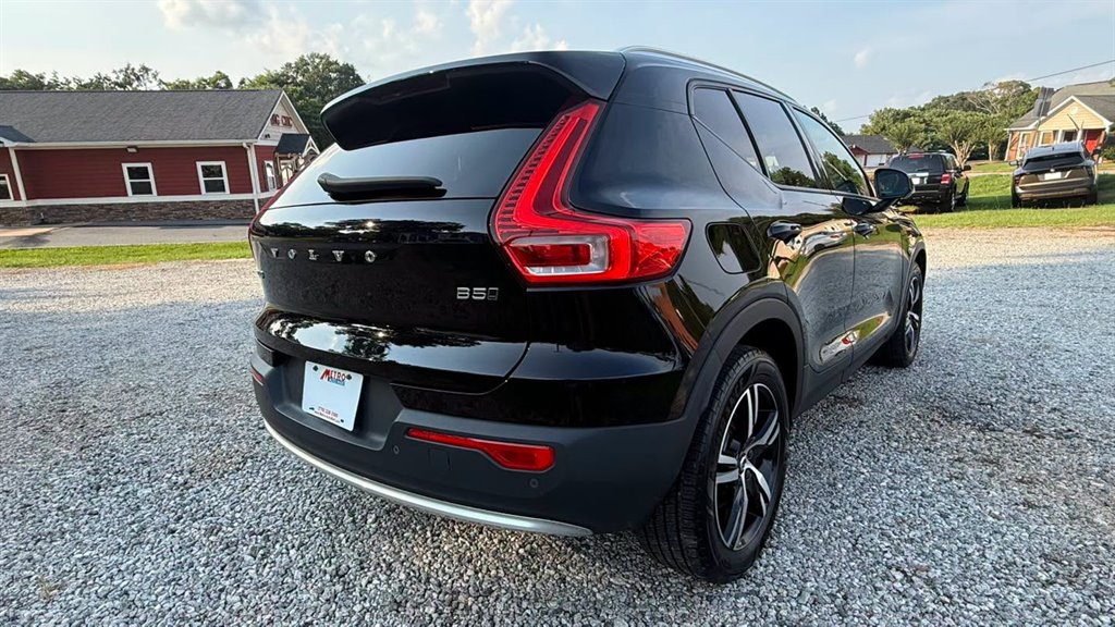 2023 Volvo XC40 - $15,995