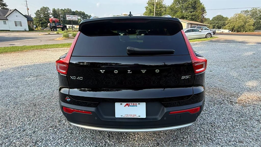2023 Volvo XC40 - $15,995