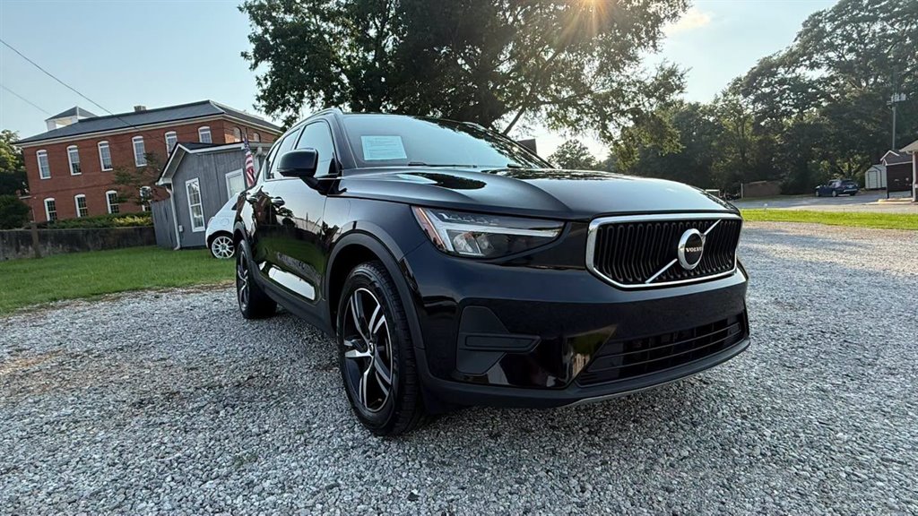 2023 Volvo XC40 - $15,995