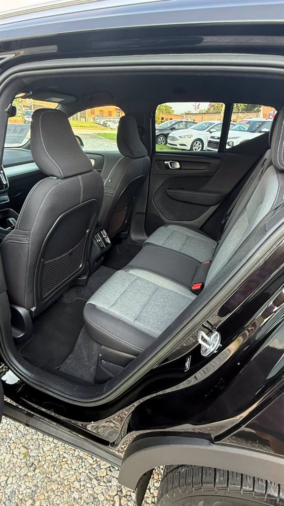 2023 Volvo XC40 - $15,995