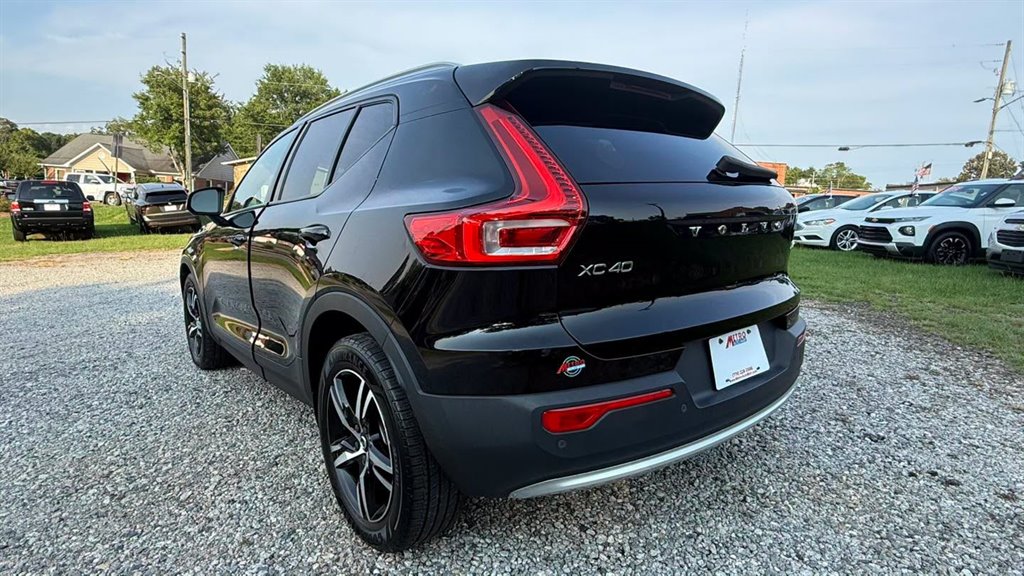 2023 Volvo XC40 - $15,995
