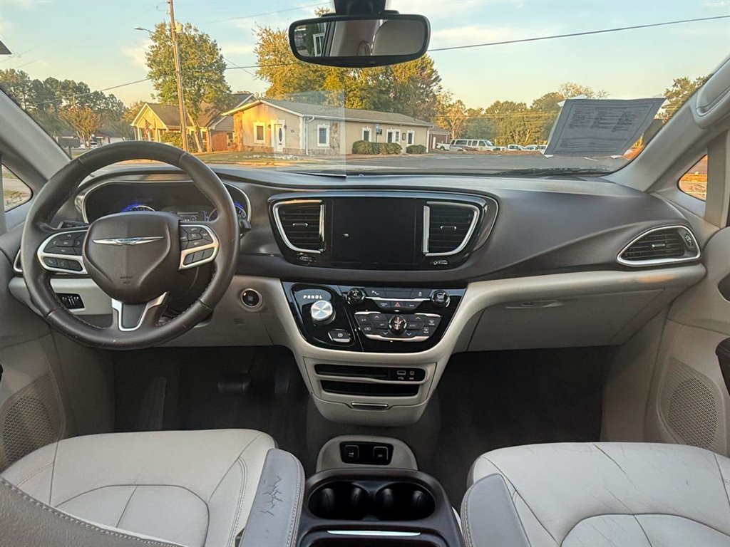2017 Chrysler Pacifica - $11,495
