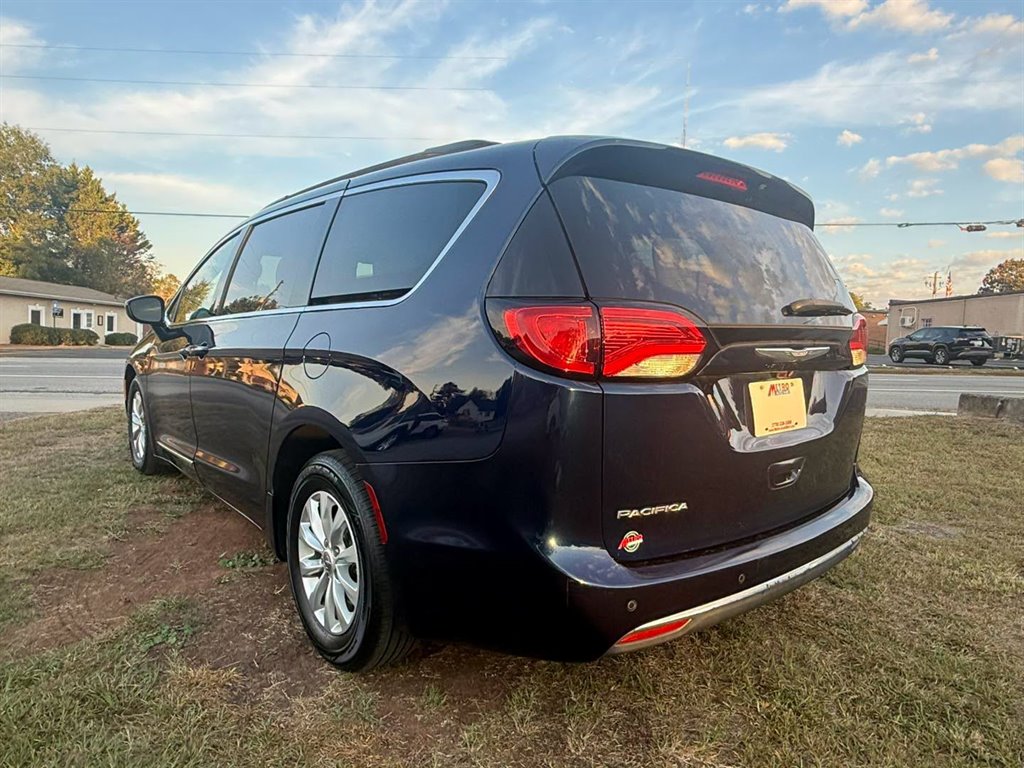 2017 Chrysler Pacifica - $11,495