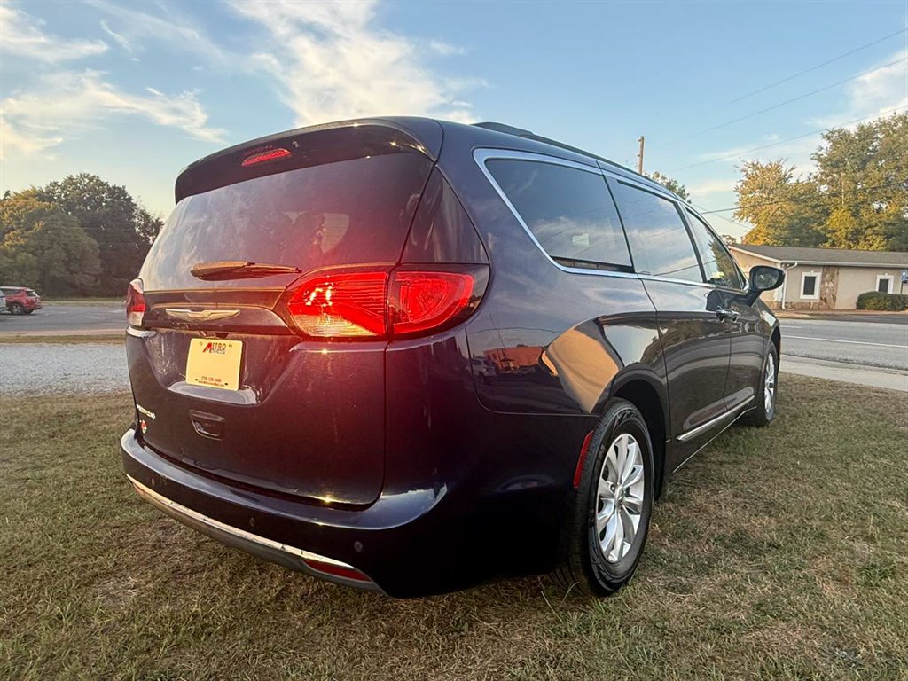 2017 Chrysler Pacifica - $11,495
